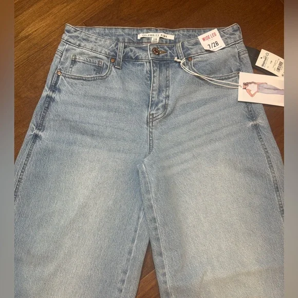 NWT CELEBRITY PINK Baggy Wide Leg Jeans - Picture 3 of 9